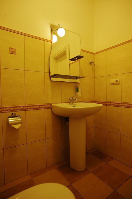 Mini-Hotel Under The Roof Liov Exterior foto